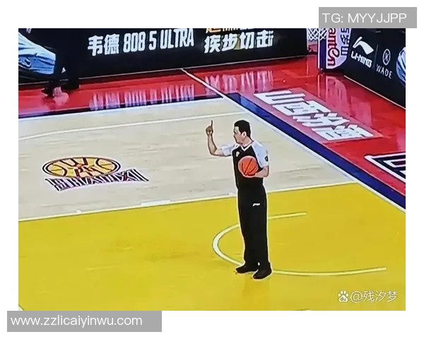 CBA辽宁对新疆比赛中的争议判罚引发热议球迷反应强烈